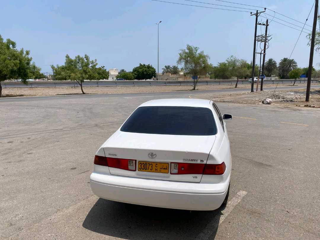 Car Image 2000 TOYOTA CAMRY LE