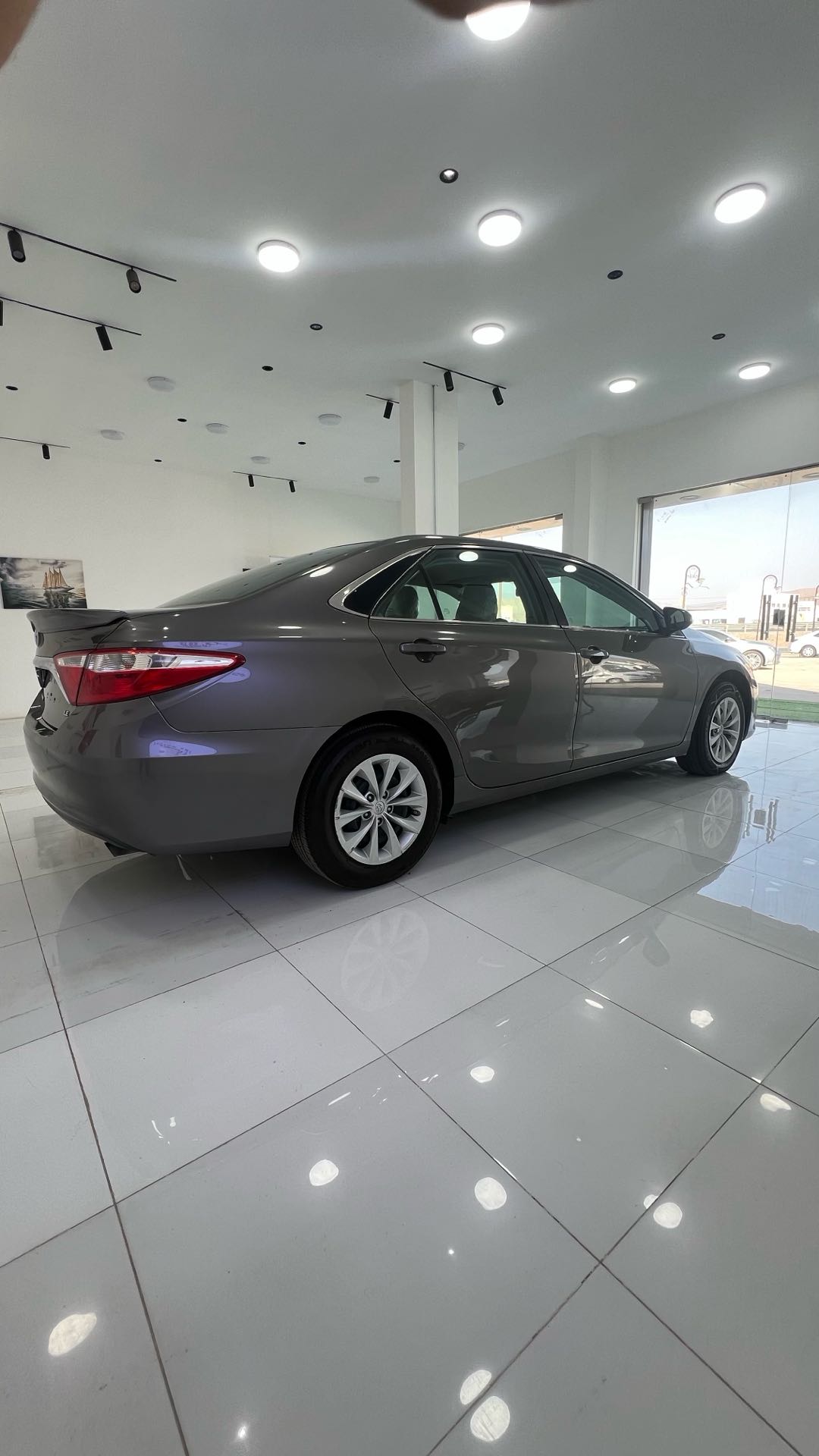 Car Image 2017 TOYOTA CAMRY LE