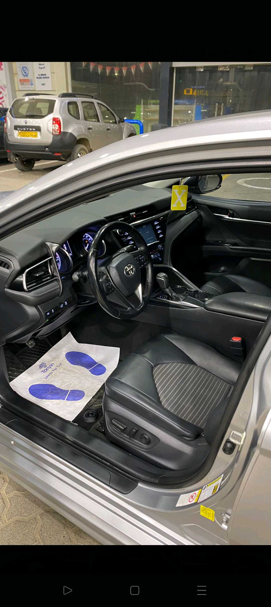 Car Image 2019 TOYOTA CAMRY SE