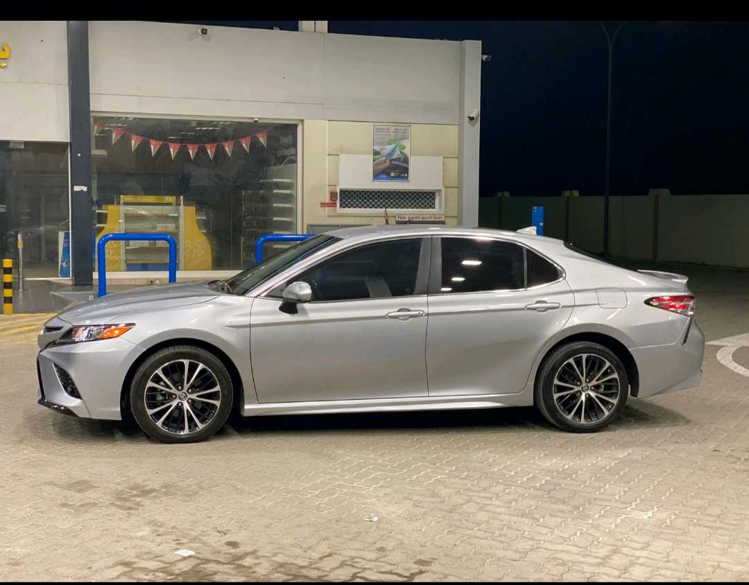 Car Image 2019 TOYOTA CAMRY SE