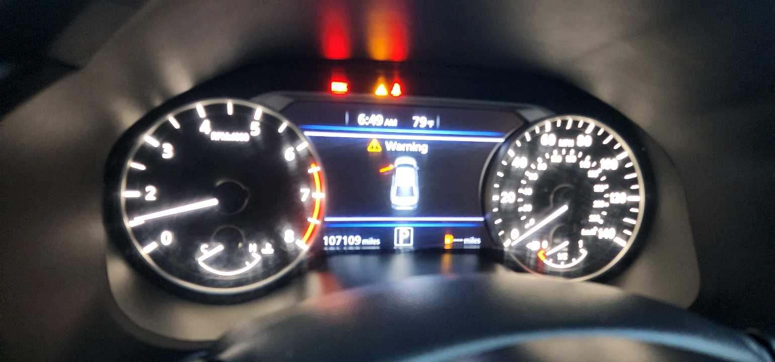 Car Image 2019 NISSAN ALTIMA SV