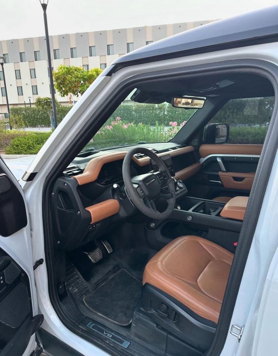 LAND ROVER DEFENDER 2024