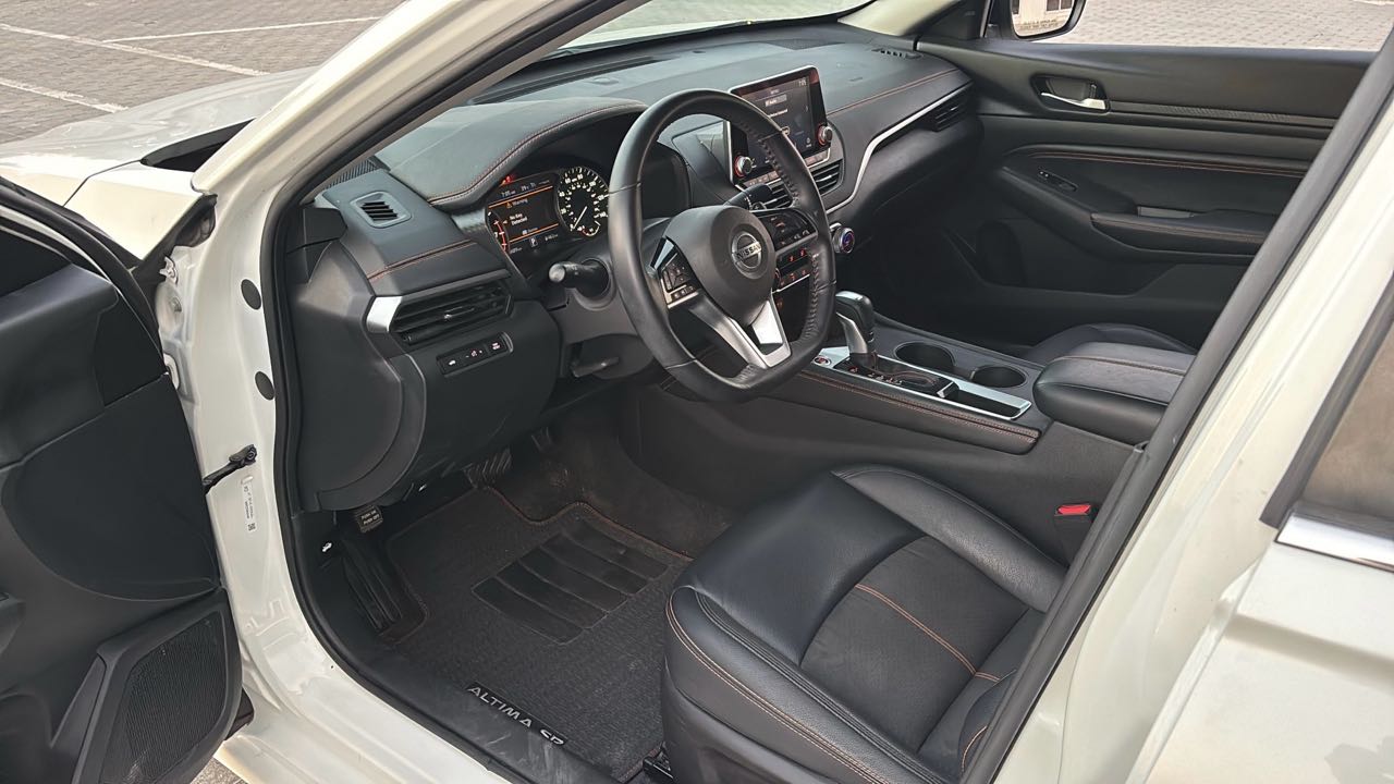 Car Image 2021 NISSAN ALTIMA SR