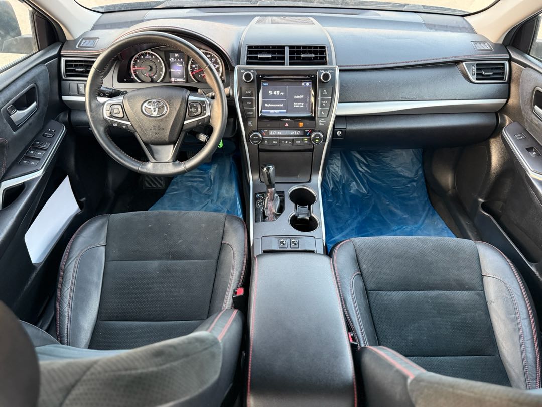 Car Image 2017 TOYOTA CAMRY XSE