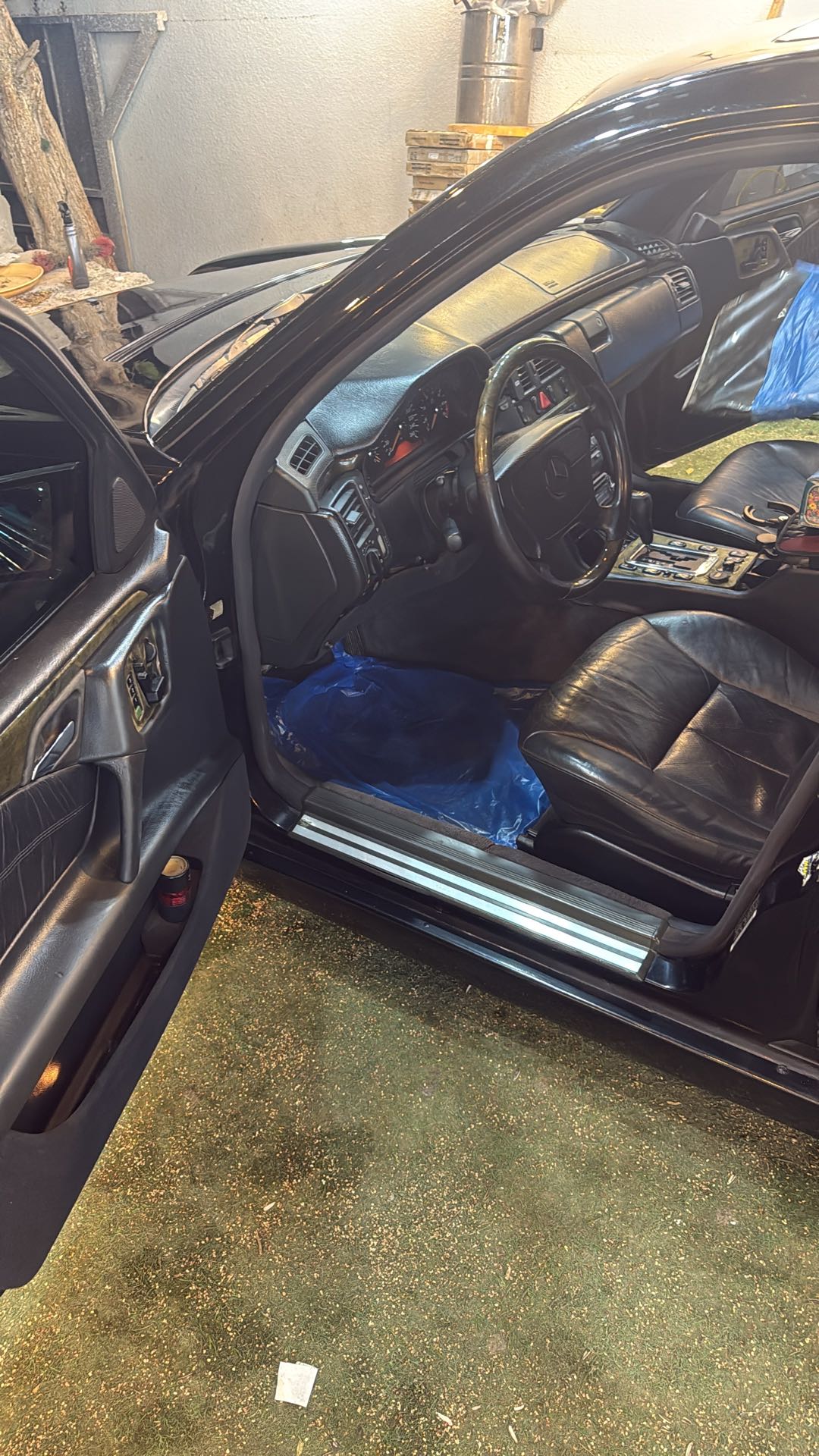 Car Image 1996 MERCEDES E Class 500