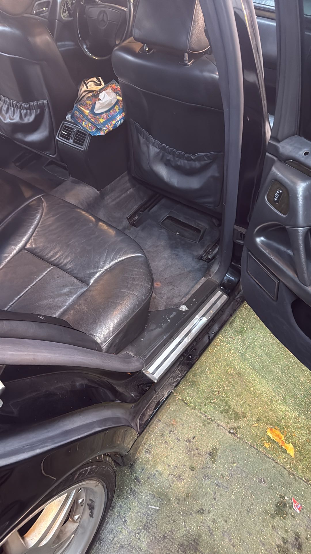 Car Image 1996 MERCEDES E Class 500