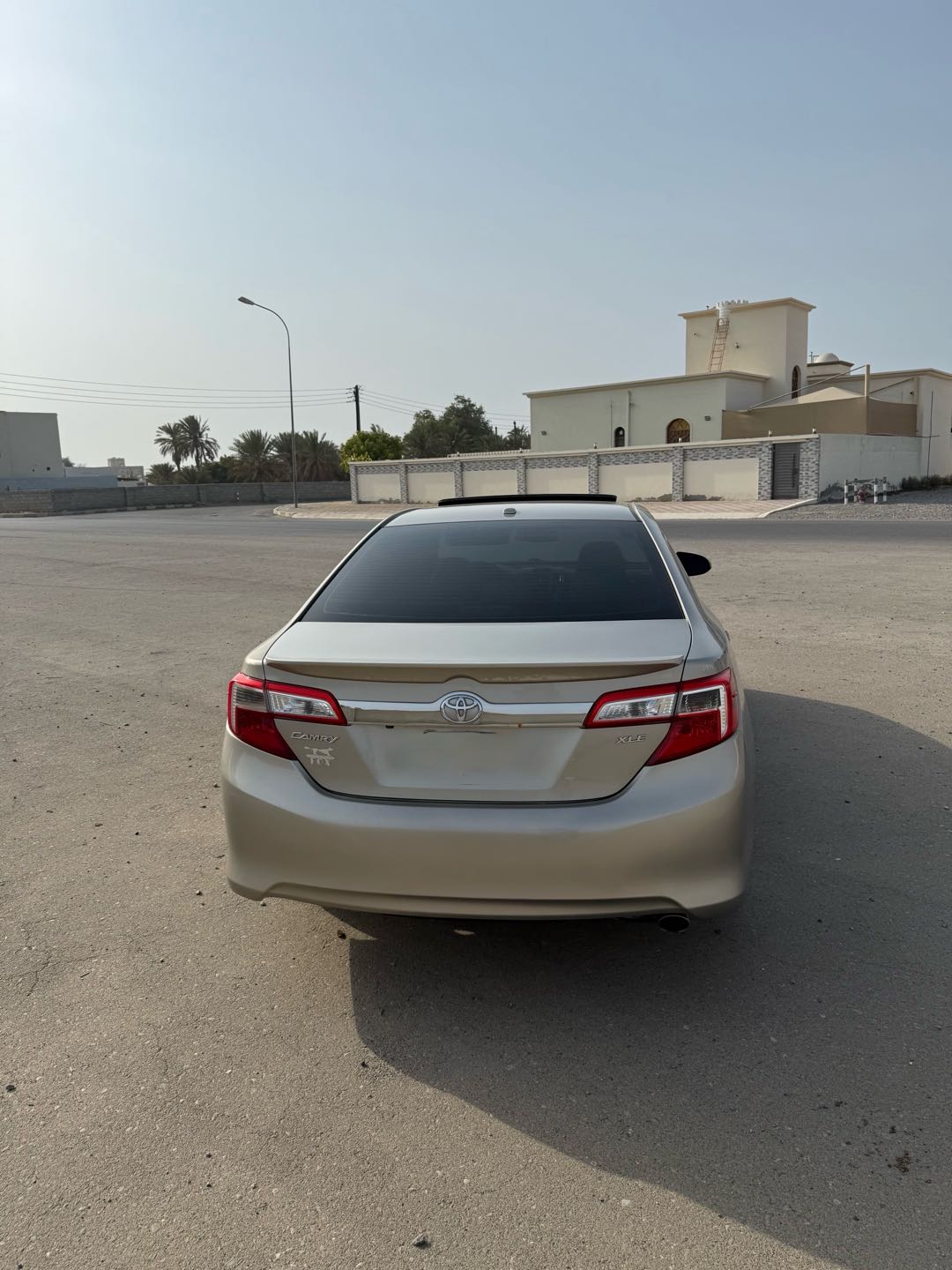 Car Image 2014 TOYOTA CAMRY XLE