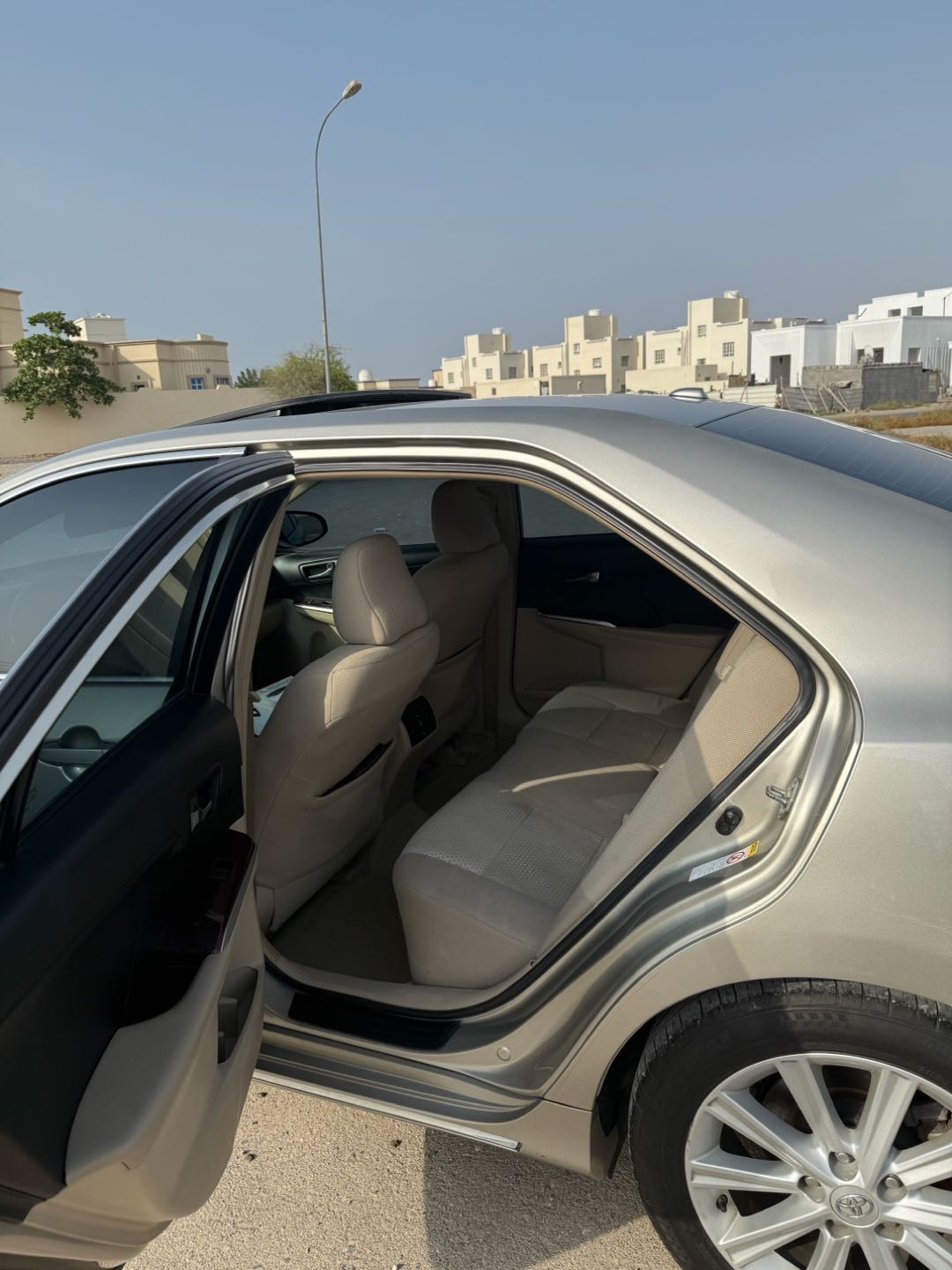 Car Image 2014 TOYOTA CAMRY XLE
