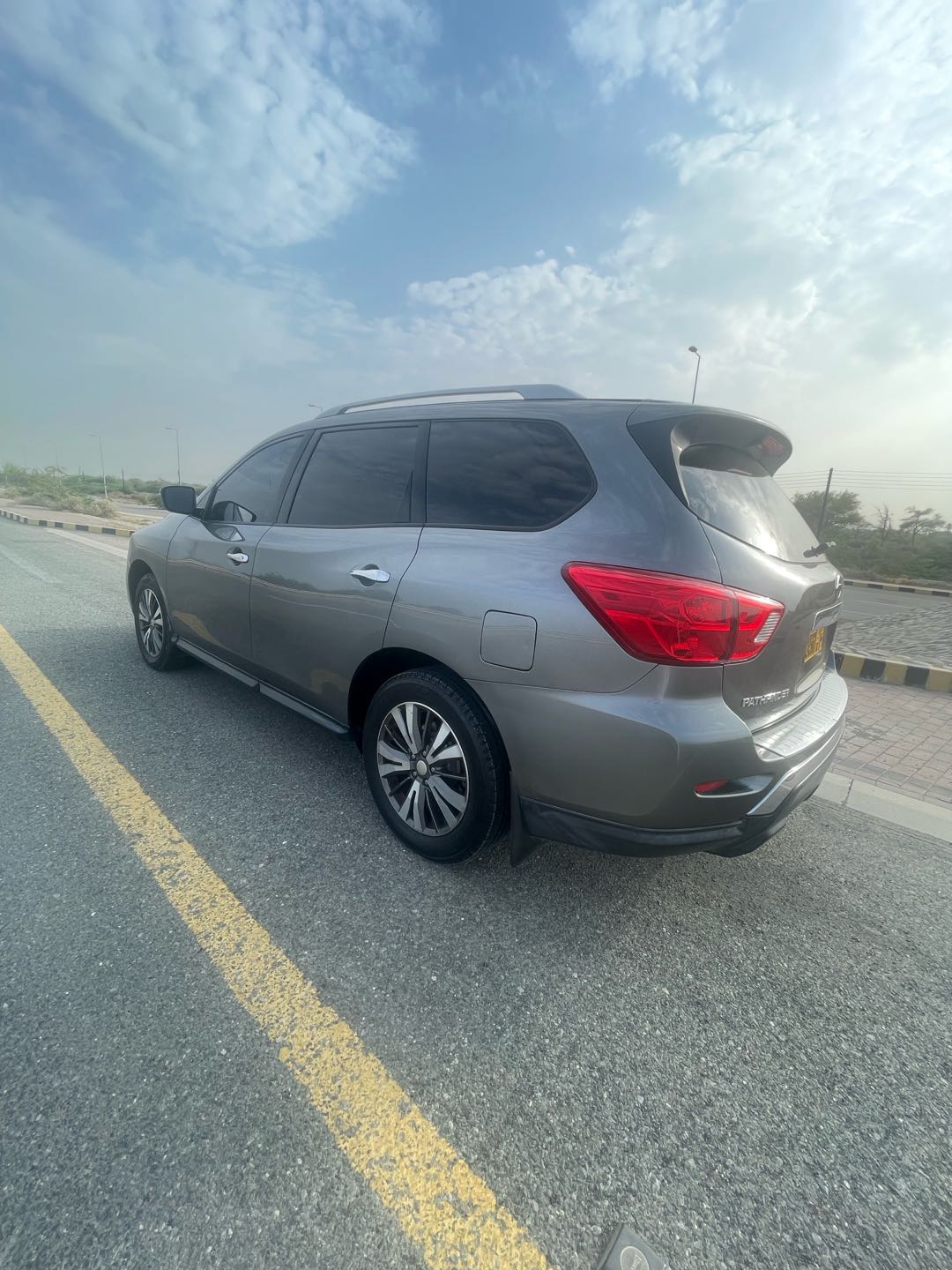 Car Image 2017 NISSAN PATHFINDER SV