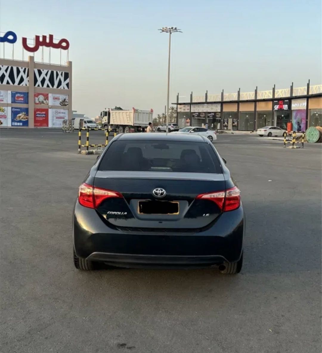 Car Image 2018 TOYOTA COROLLA LE