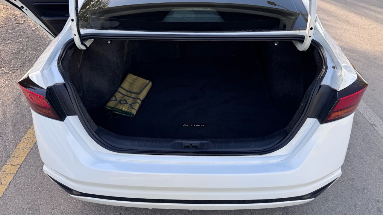 Car Image 2019 NISSAN ALTIMA S