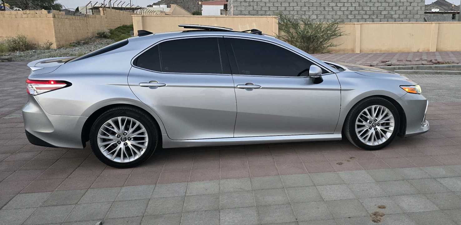 Car Image 2018 TOYOTA CAMRY XLE