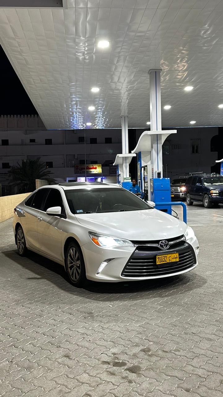 Car Image 2015 TOYOTA CAMRY XSE