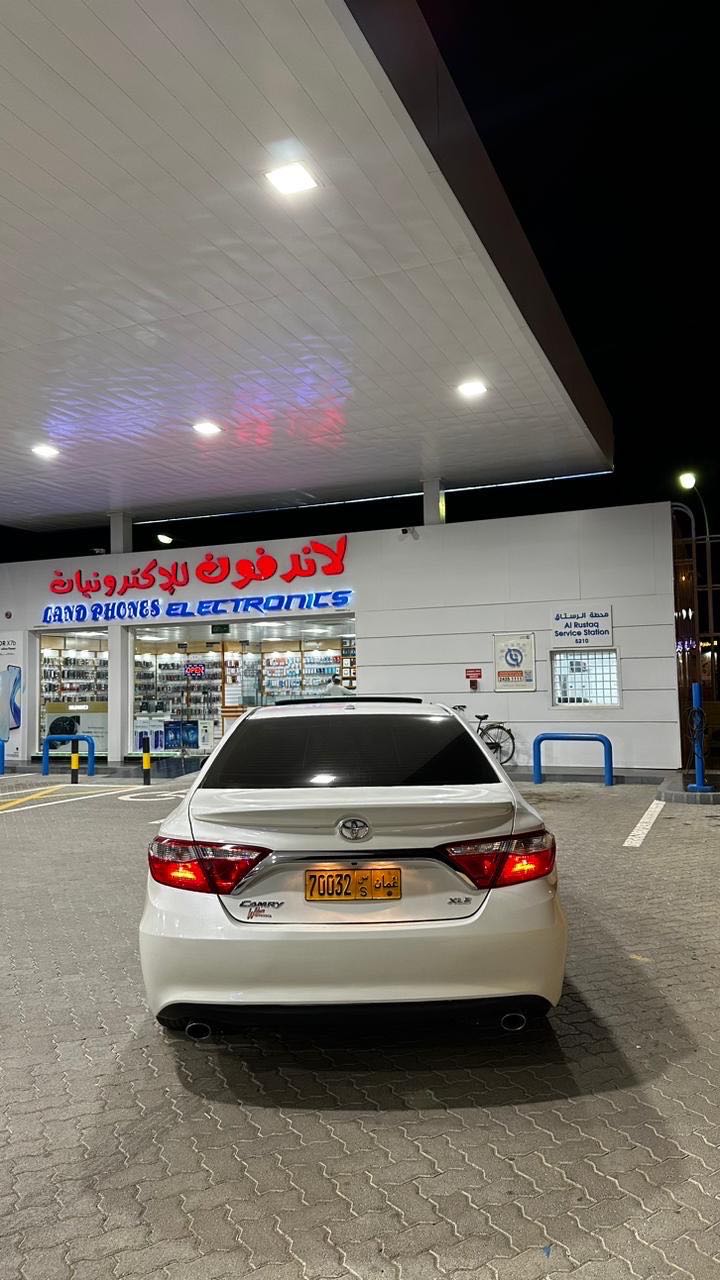 Car Image 2015 TOYOTA CAMRY XSE