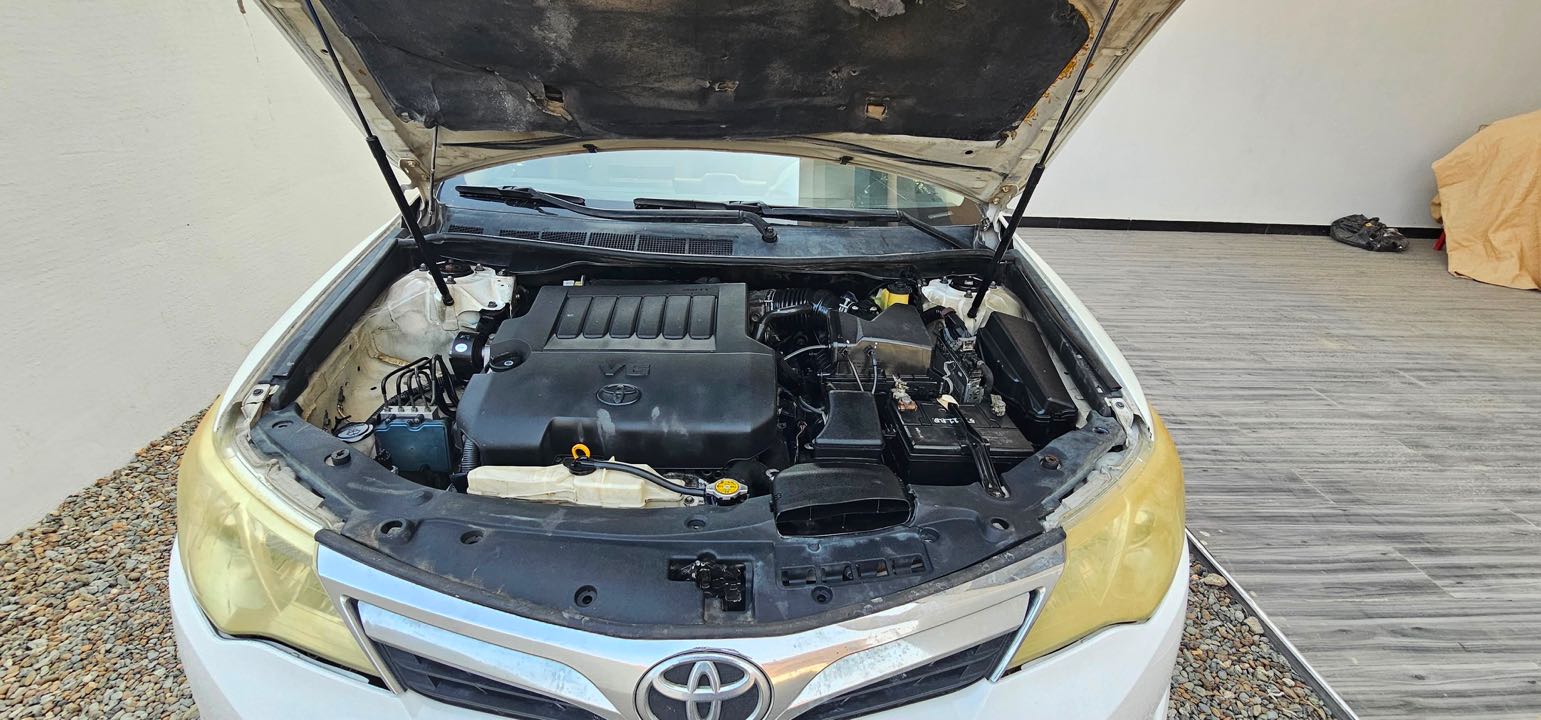 Car Image 2014 TOYOTA CAMRY XLE