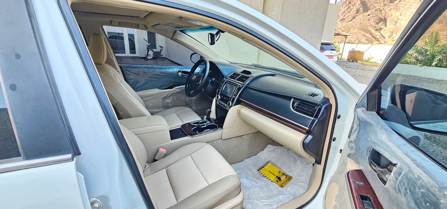 Car Image 2014 TOYOTA CAMRY XLE