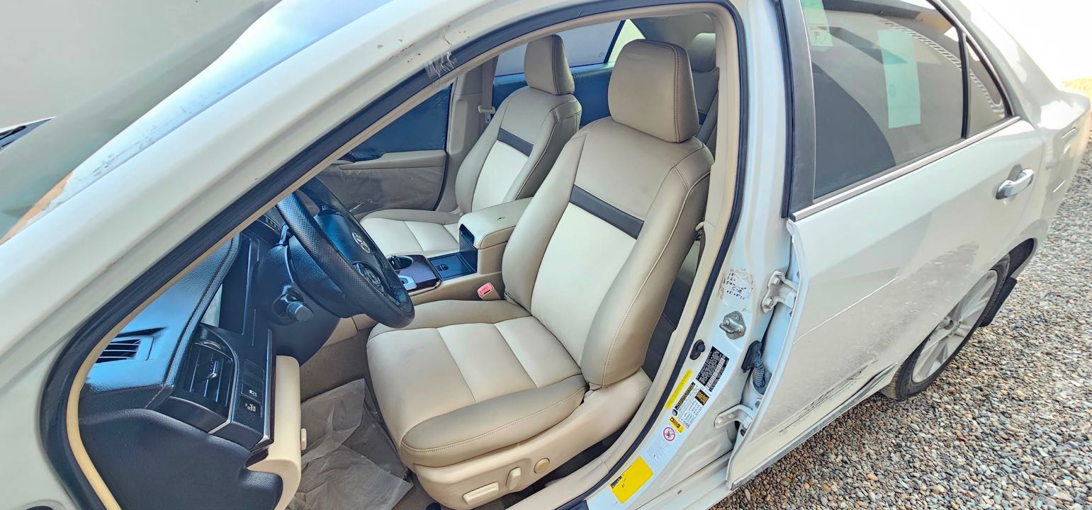 Car Image 2014 TOYOTA CAMRY XLE