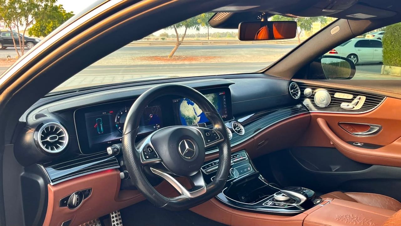 Car Image 2018 MERCEDES E Class 400
