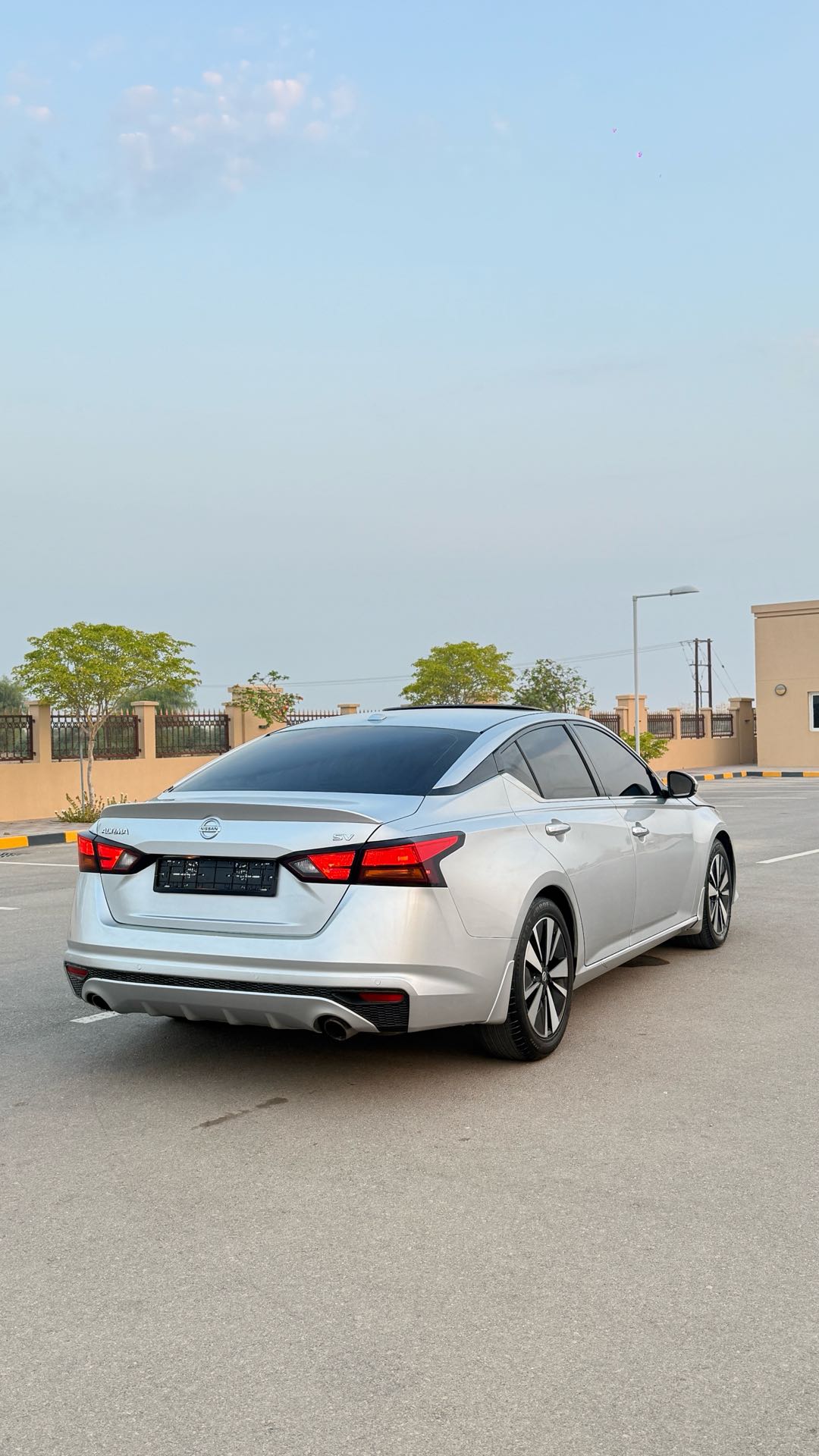 Car Image 2019 NISSAN ALTIMA SV