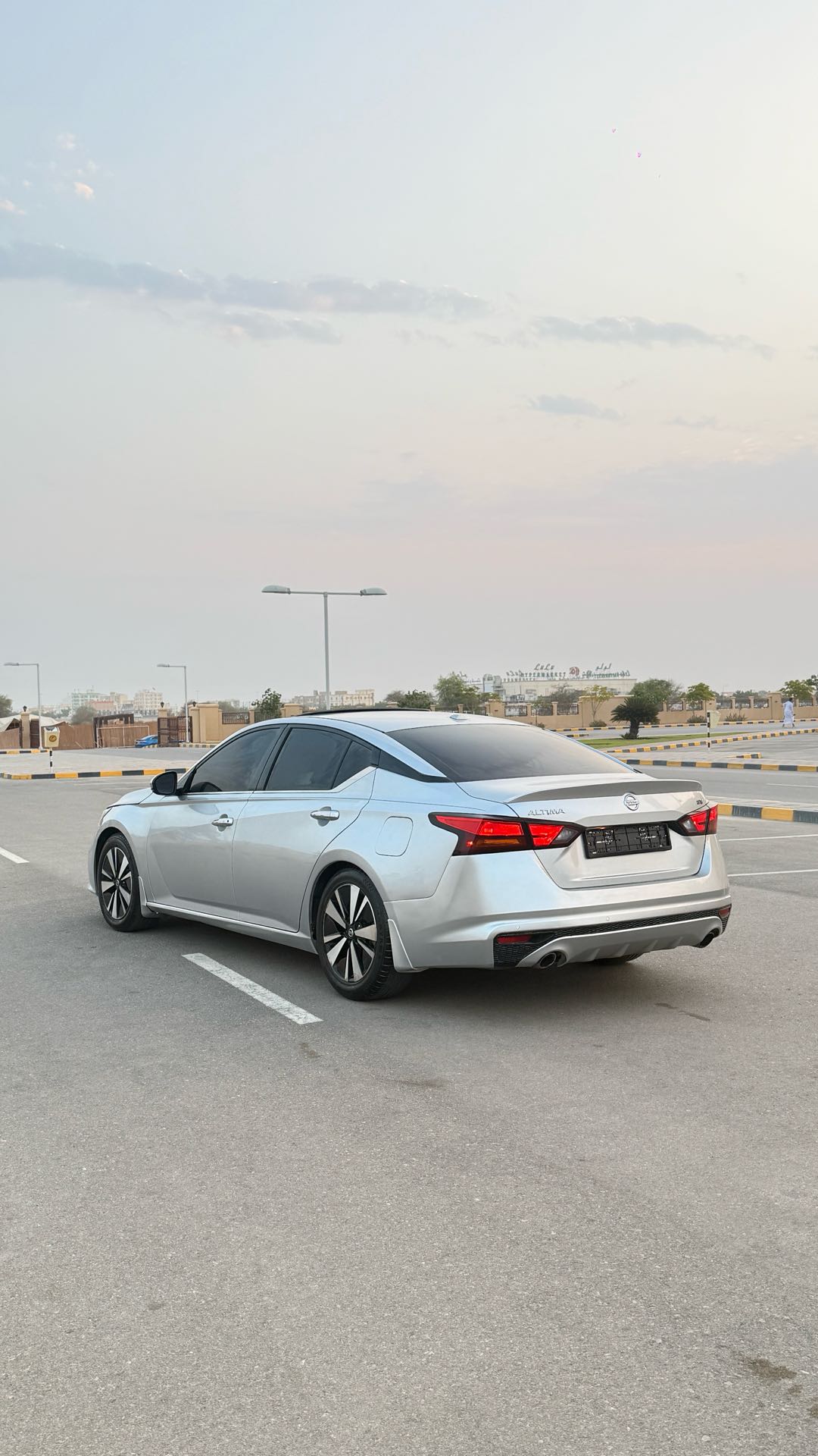 Car Image 2019 NISSAN ALTIMA SV