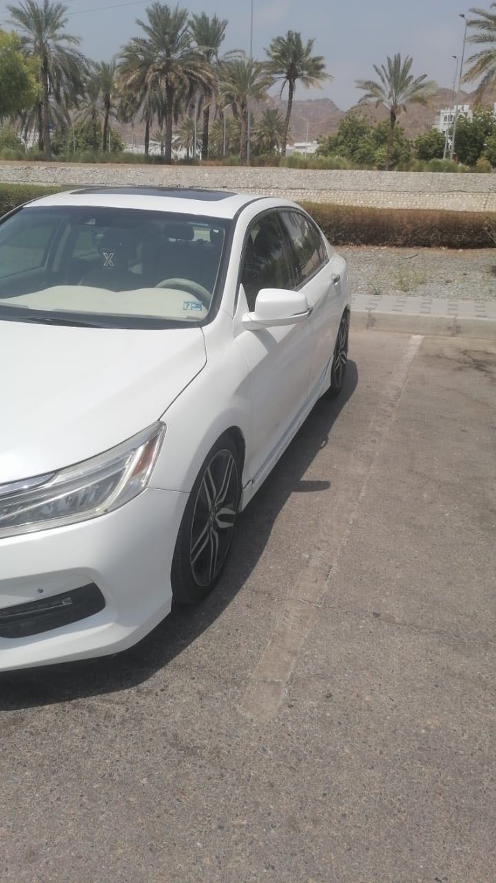 Car Image 2017 HONDA ACCORD TOURING