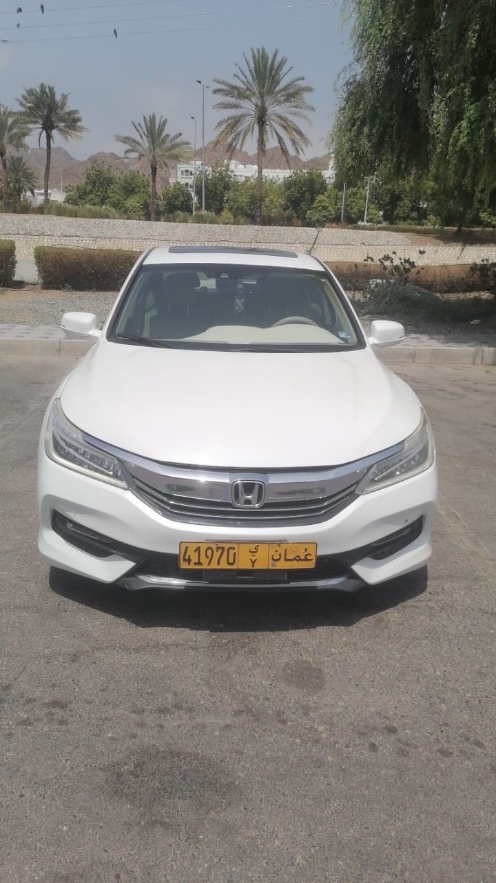 Car Image 2017 HONDA ACCORD TOURING