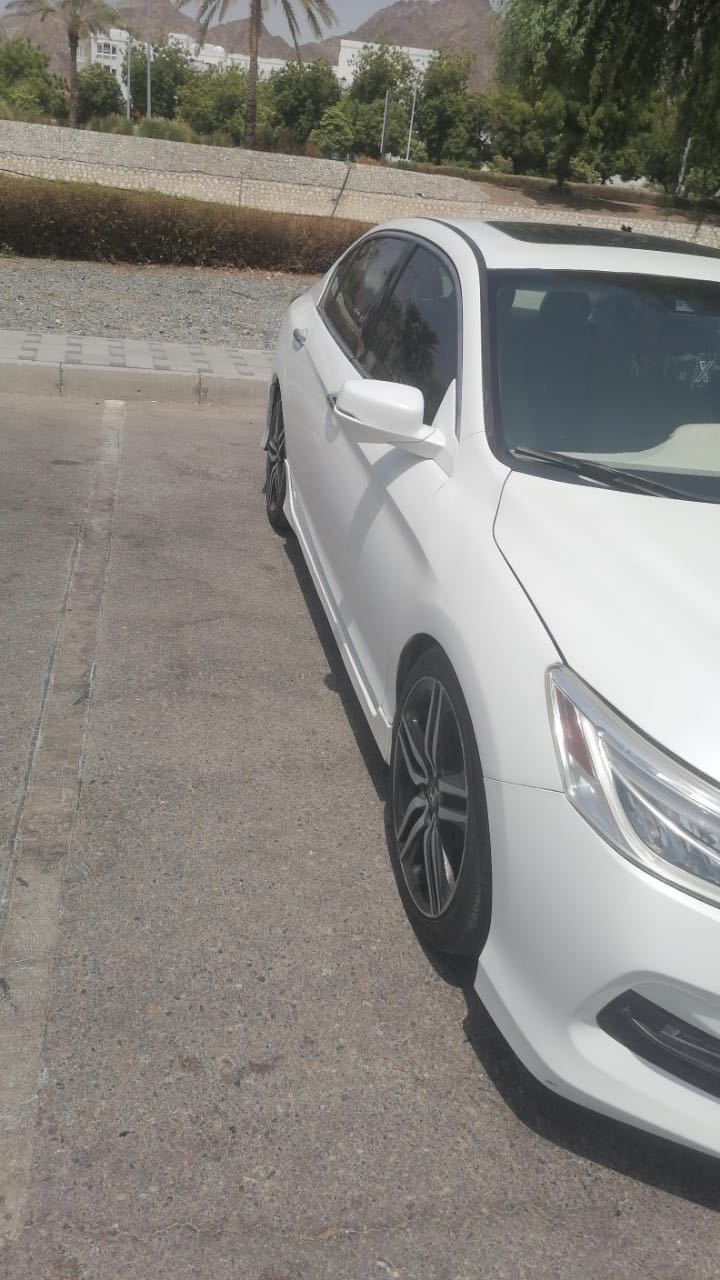 Car Image 2017 HONDA ACCORD TOURING