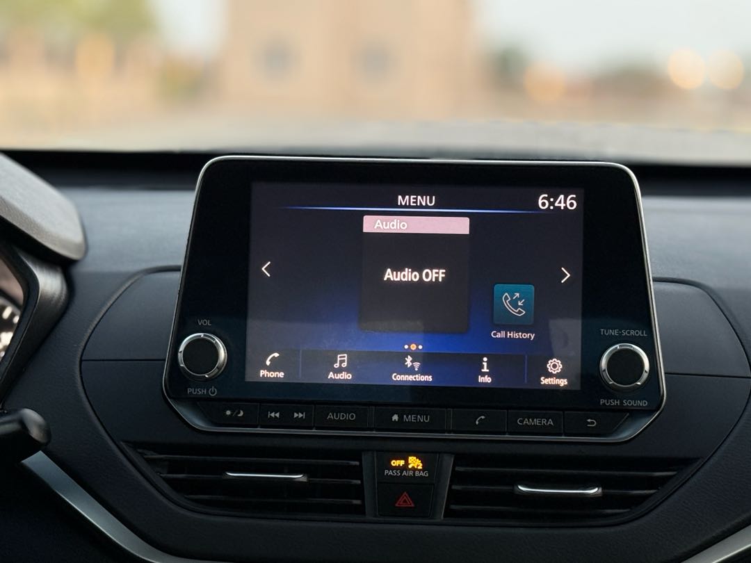 Car Image 2019 NISSAN ALTIMA S