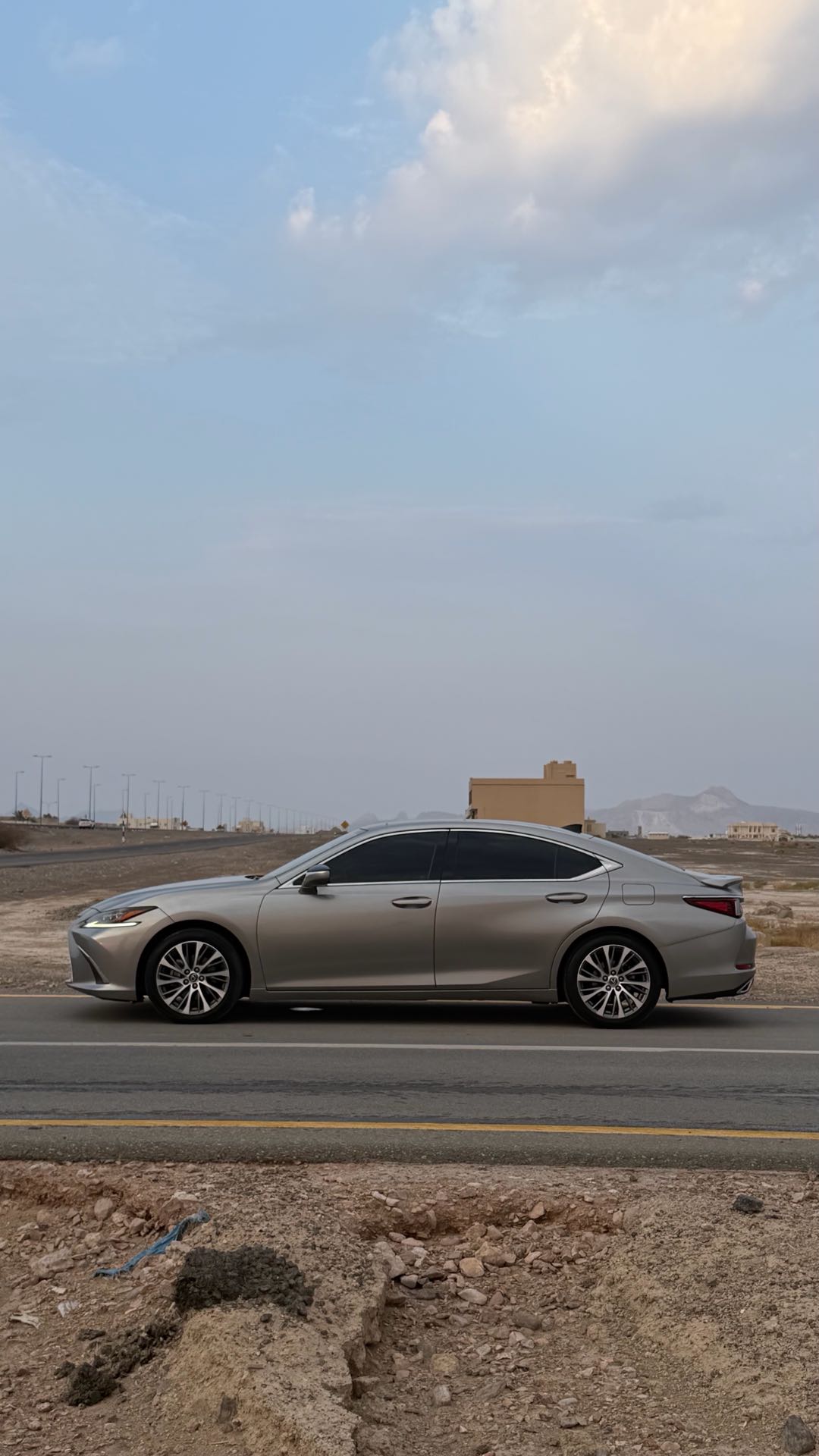 Car Image 2019 LEXUS ES Luxury