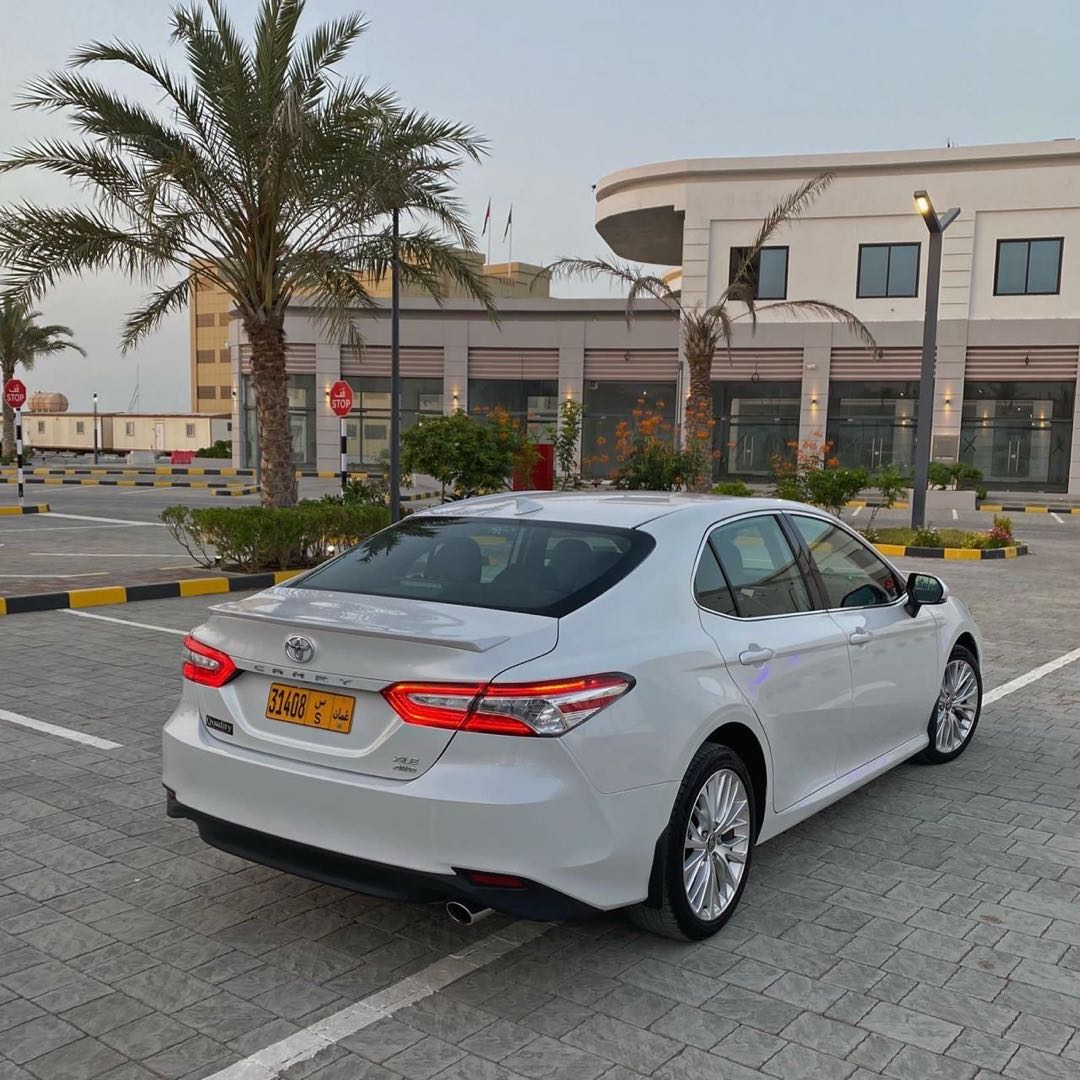 Car Image 2020 TOYOTA CAMRY XLE