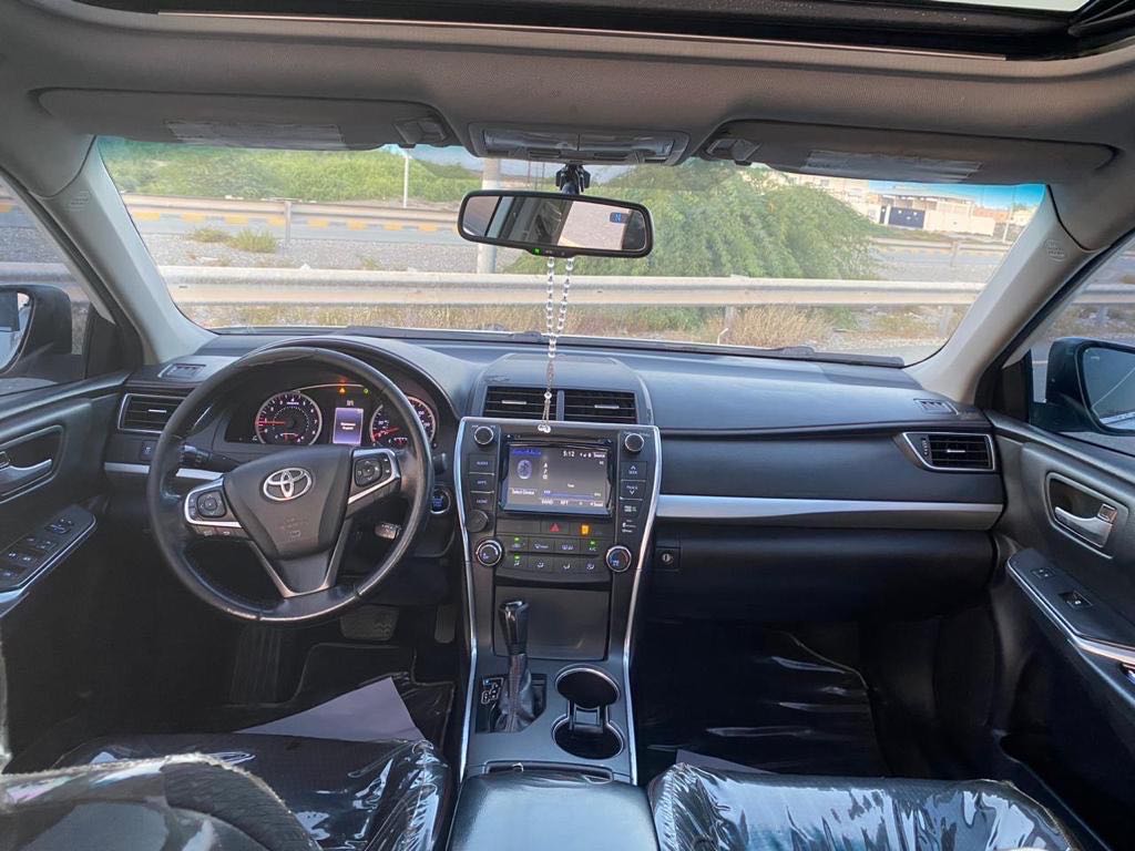 Car Image 2015 TOYOTA CAMRY XSE