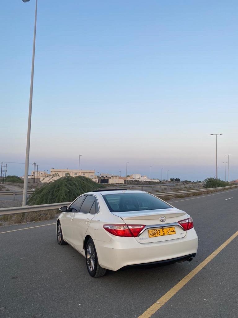 Car Image 2015 TOYOTA CAMRY XSE
