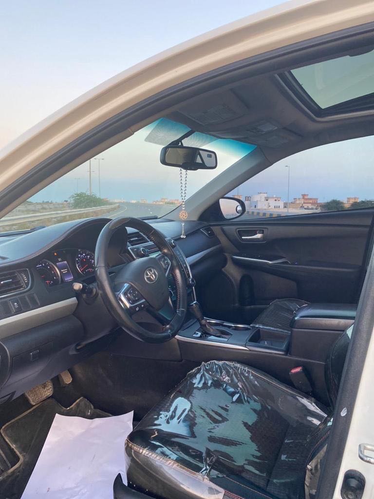 Car Image 2015 TOYOTA CAMRY XSE