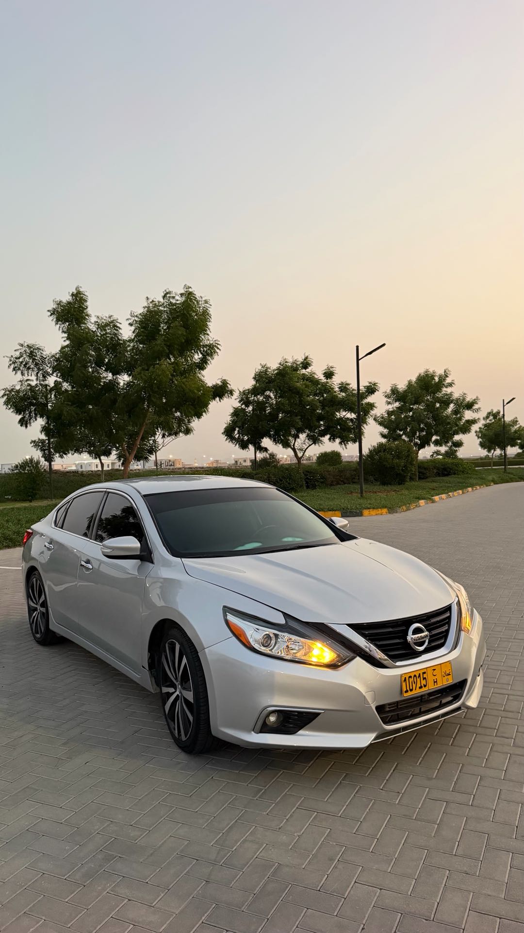 Car Image 2017 NISSAN ALTIMA SL