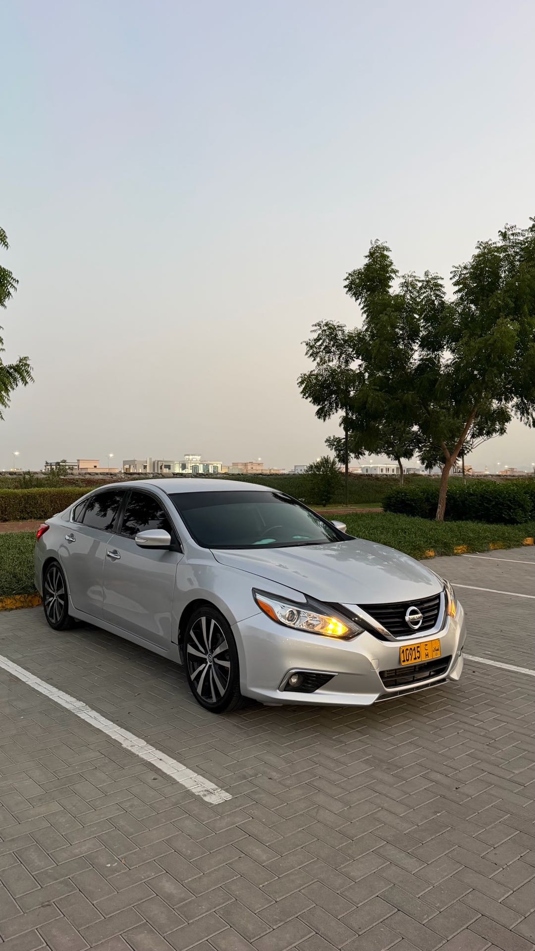 Car Image 2017 NISSAN ALTIMA SL