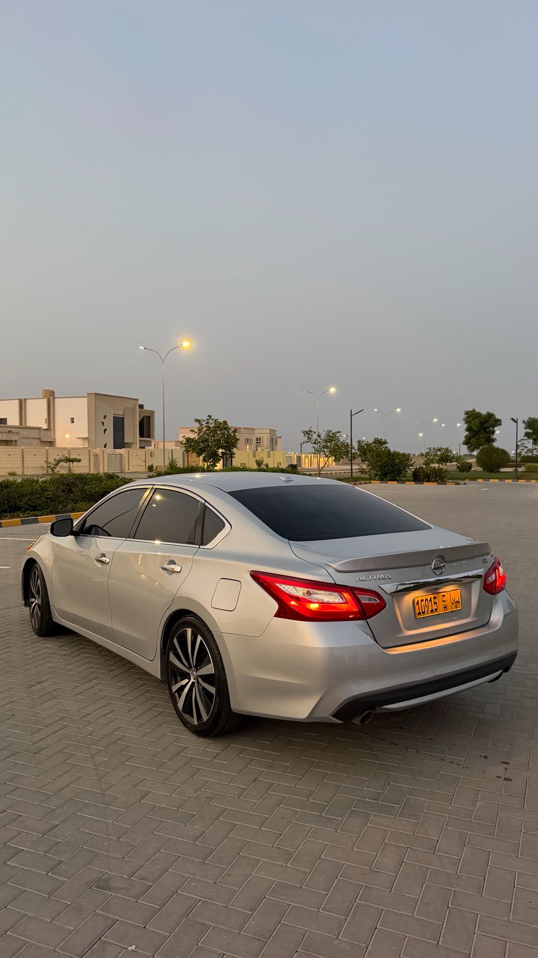 Car Image 2017 NISSAN ALTIMA SL
