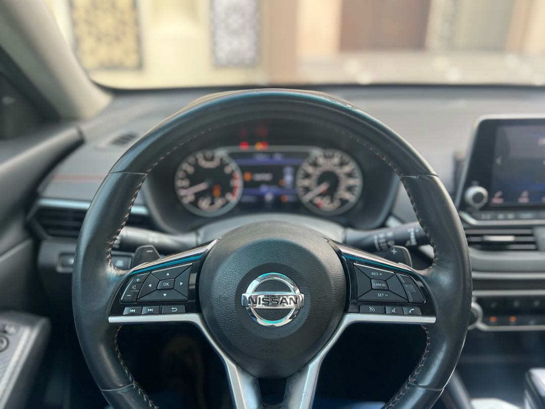 Car Image 2022 NISSAN ALTIMA SR