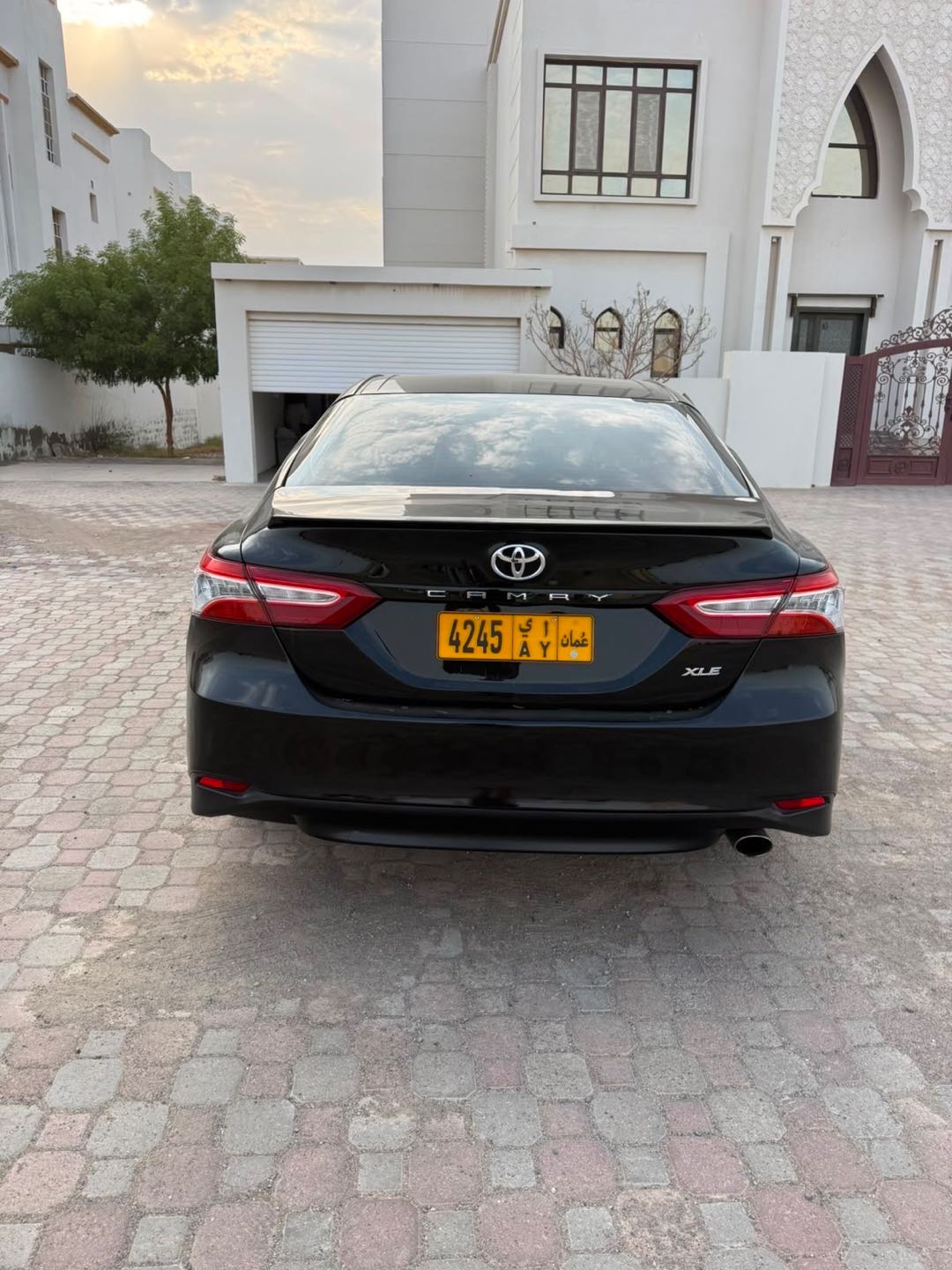 Car Image 2018 TOYOTA CAMRY XLE