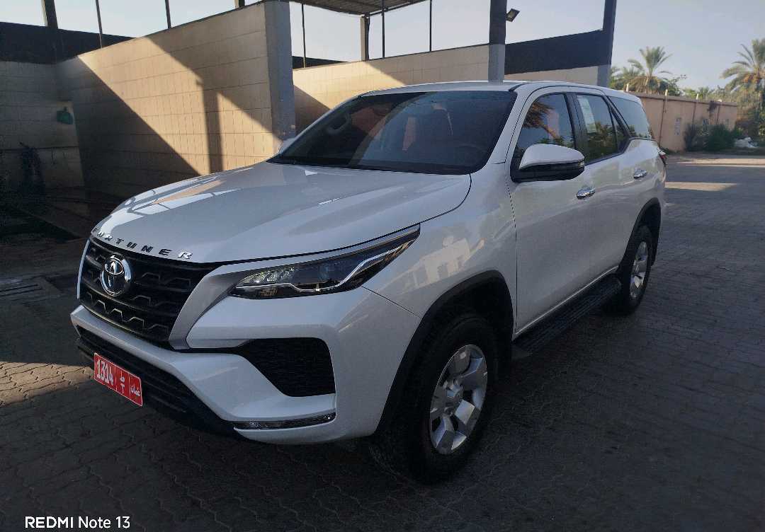 TOYOTA FORTUNER 2024