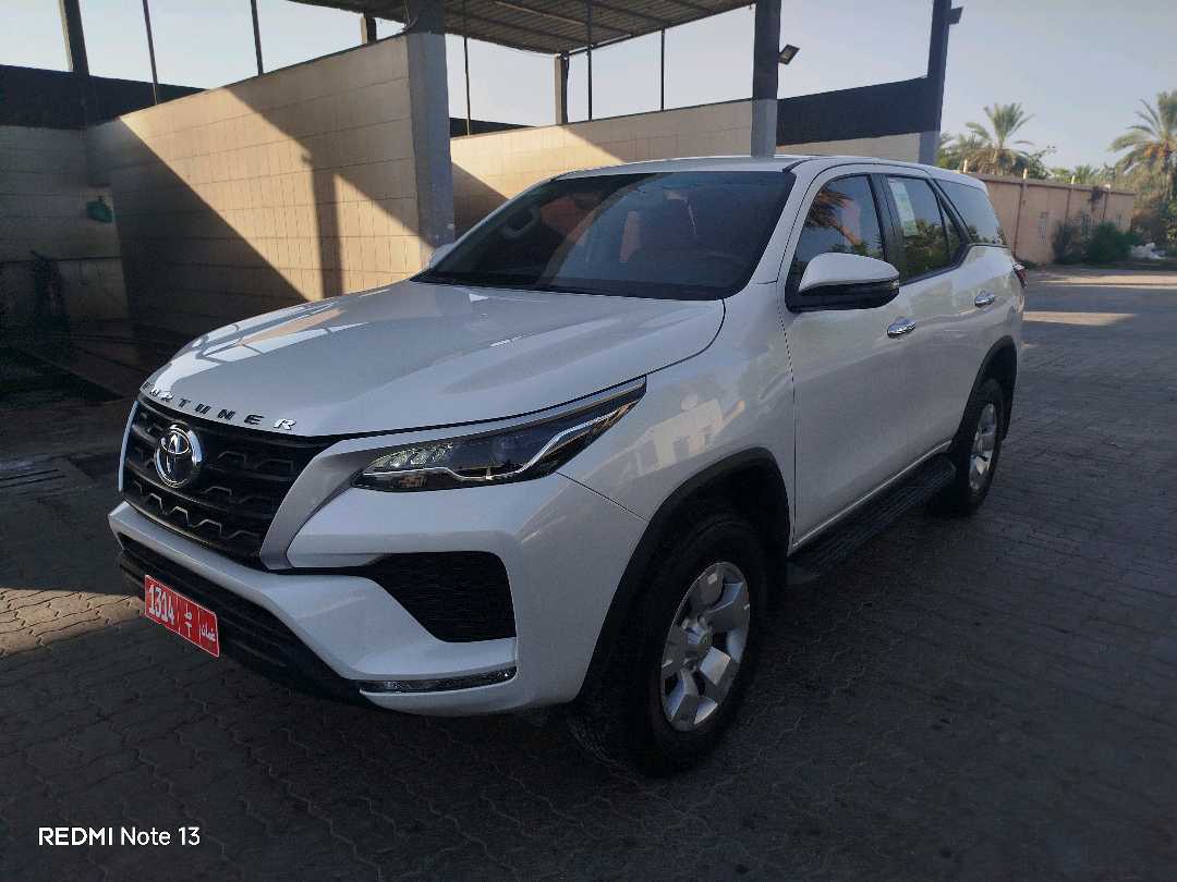 TOYOTA FORTUNER 2024