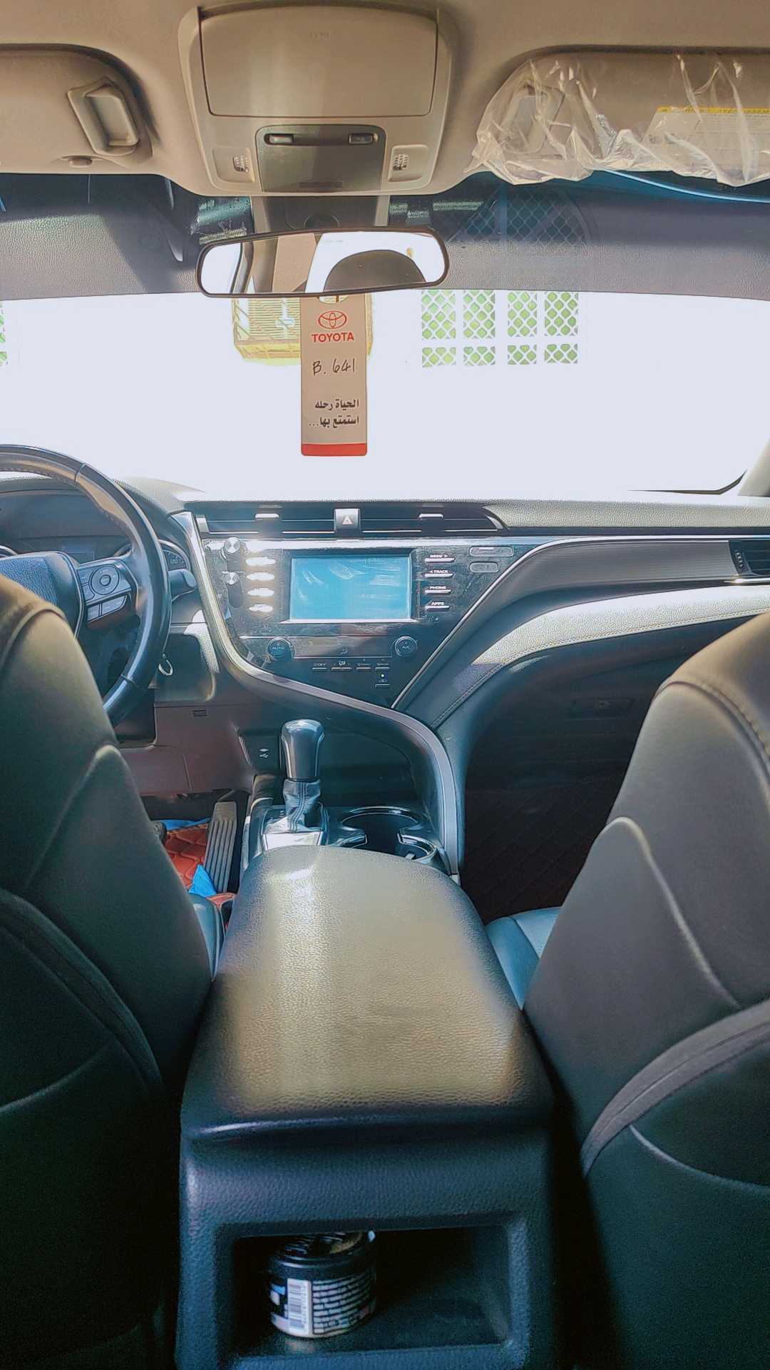 Car Image 2018 TOYOTA CAMRY SE