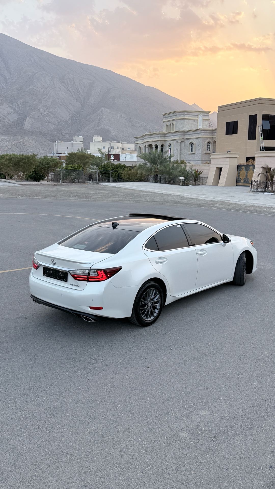 Car Image 2018 LEXUS ES 350