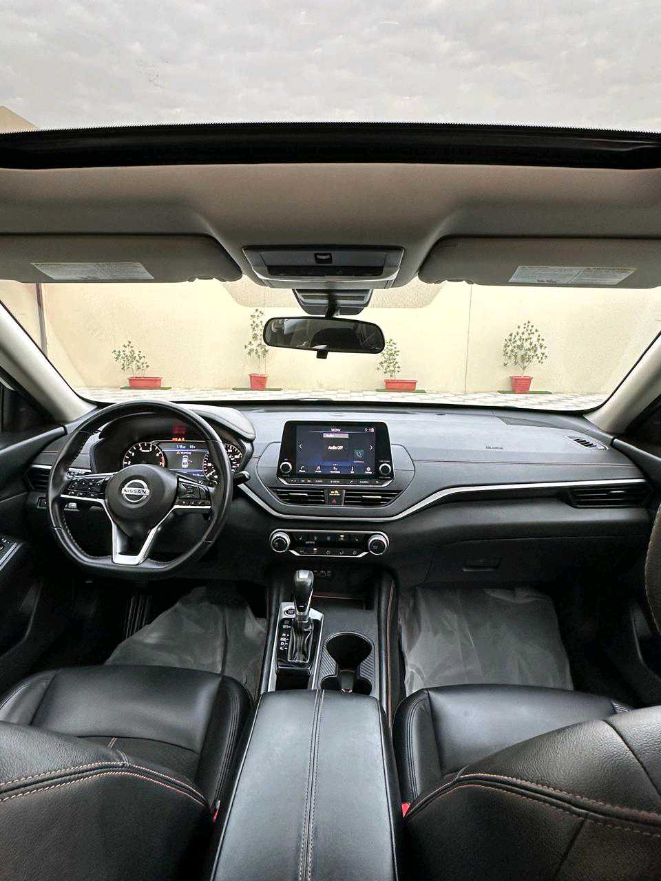 Car Image 2020 NISSAN ALTIMA SR