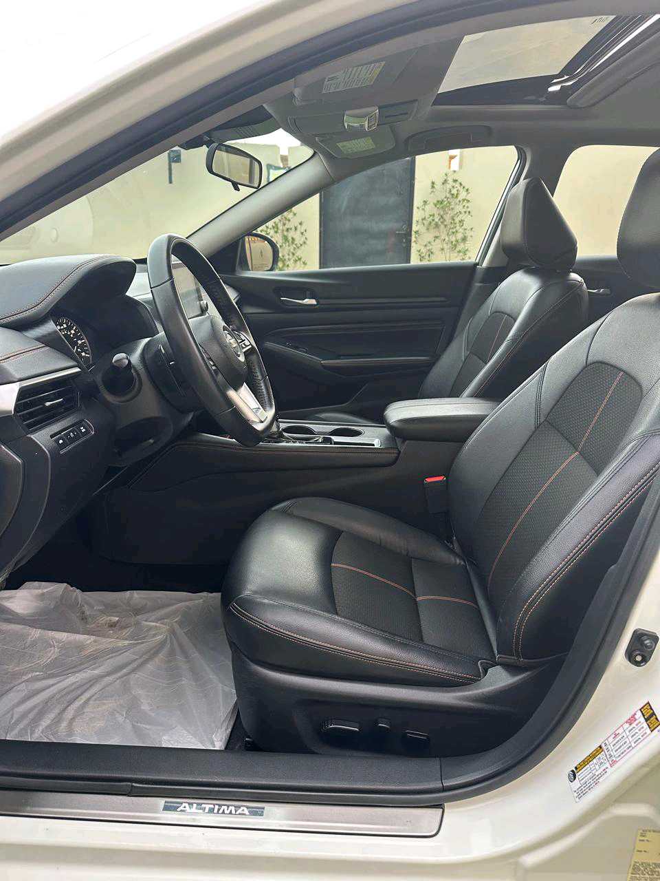 Car Image 2020 NISSAN ALTIMA SR