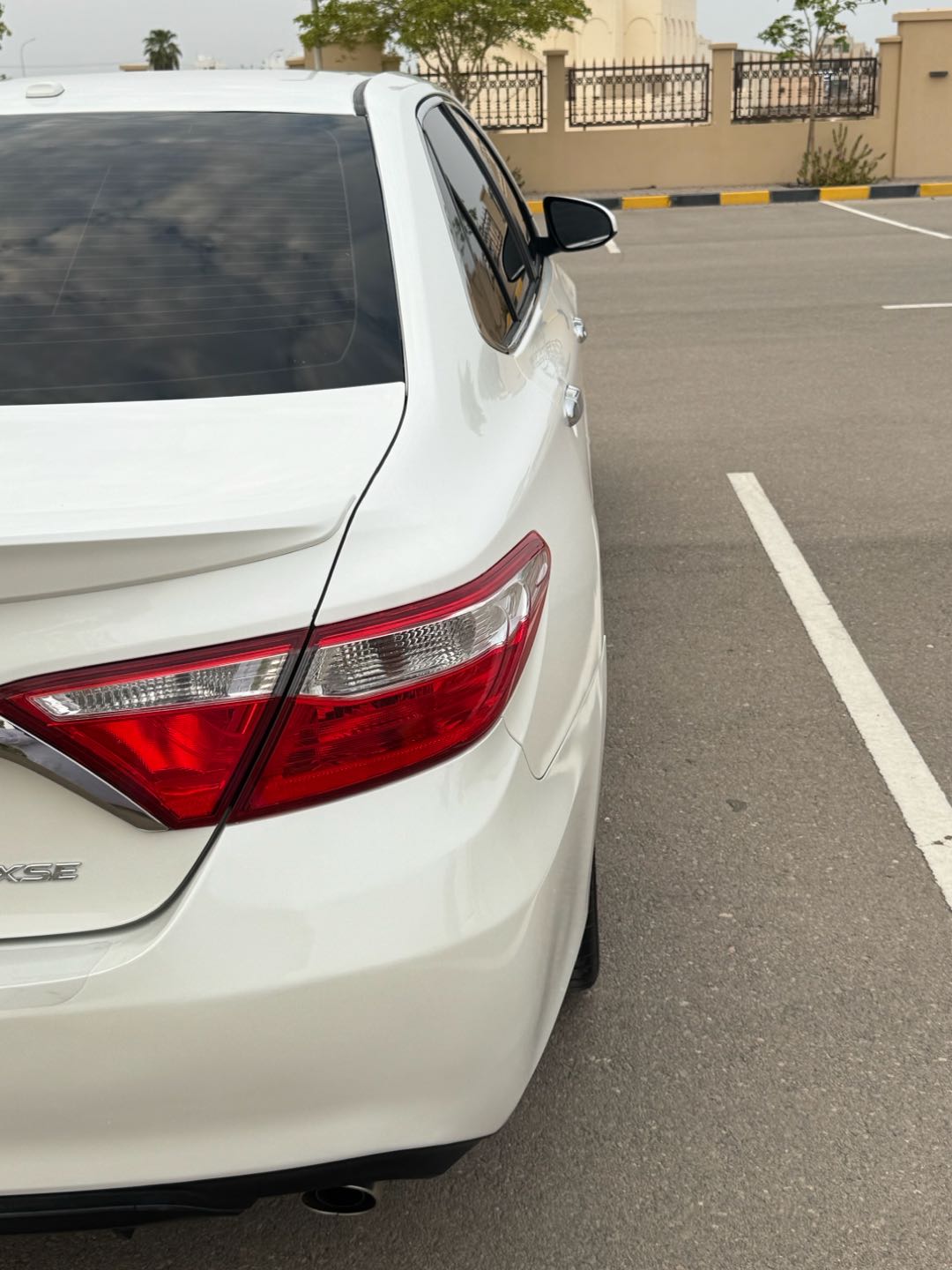 Car Image 2016 TOYOTA CAMRY XSE