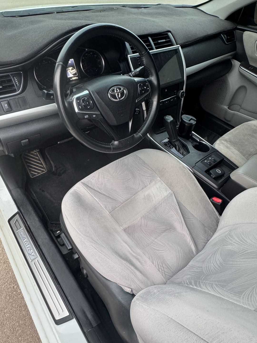 Car Image 2016 TOYOTA CAMRY XSE