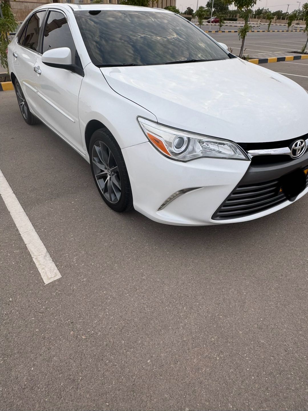 Car Image 2016 TOYOTA CAMRY XSE