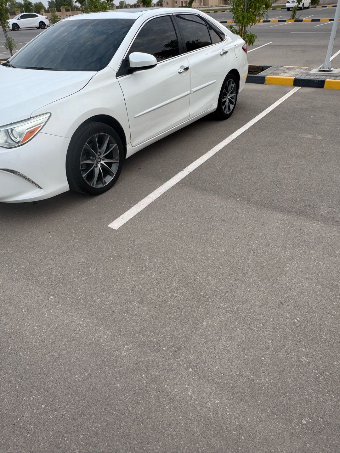 Car Image 2016 TOYOTA CAMRY XSE