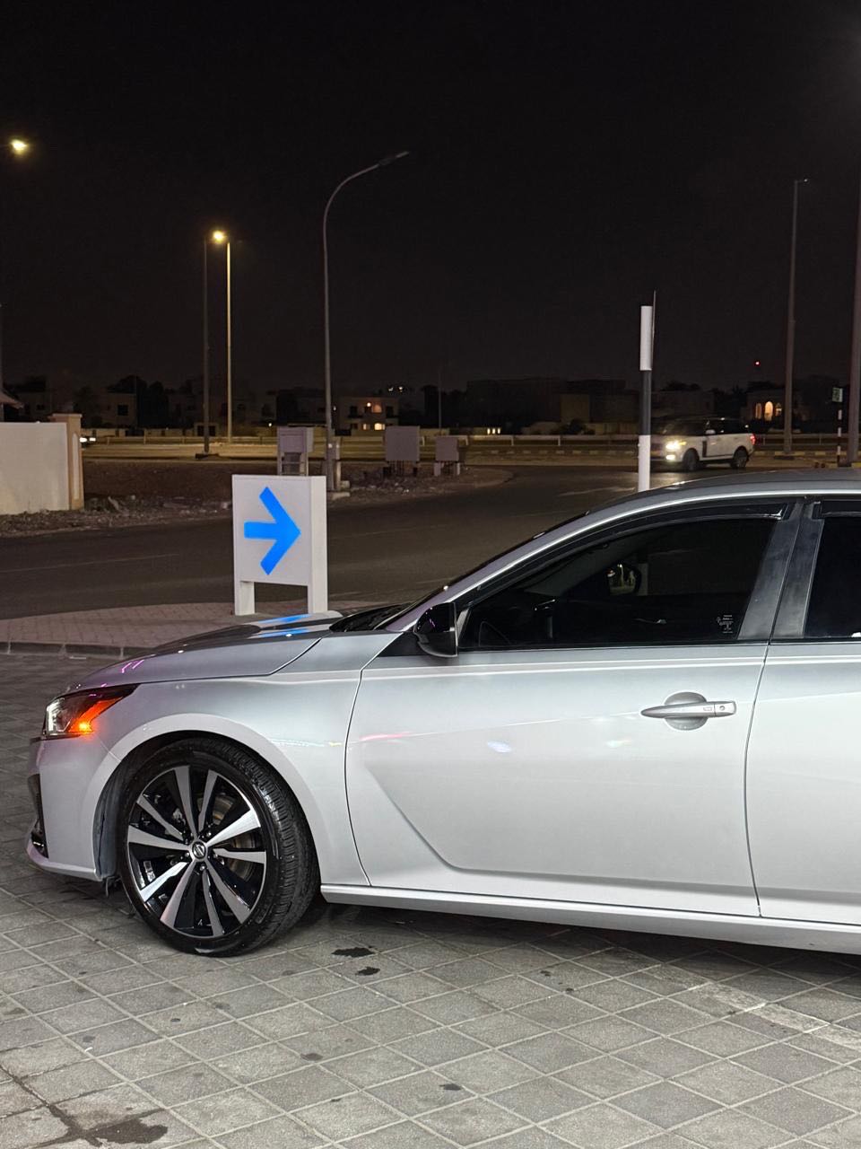 Car Image 2019 NISSAN ALTIMA SR