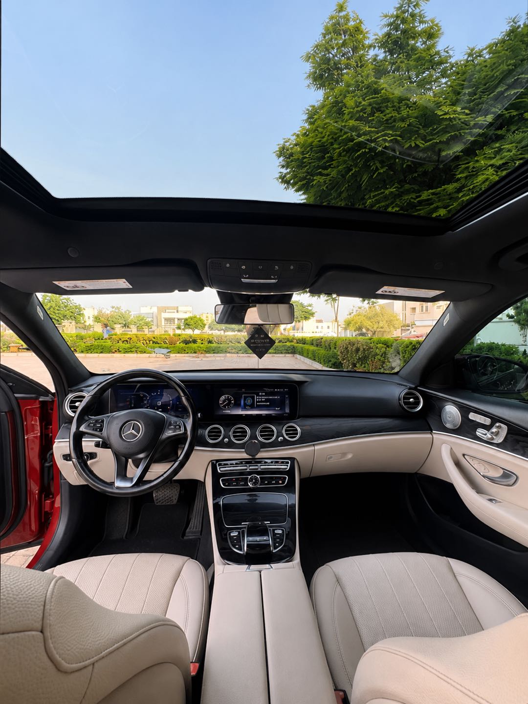 Car Image 2017 MERCEDES E Class 300